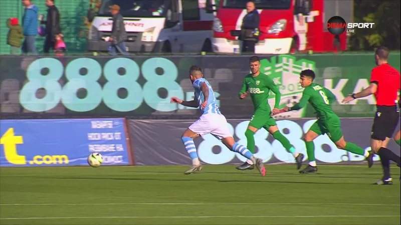 Cầu thủ Beroe tạo ra cơ hội ghi bàn trong trận đấu với Cherno More Cầu thủ Beroe tạo ra cơ hội ghi bàn trong trận đấu với Cherno More